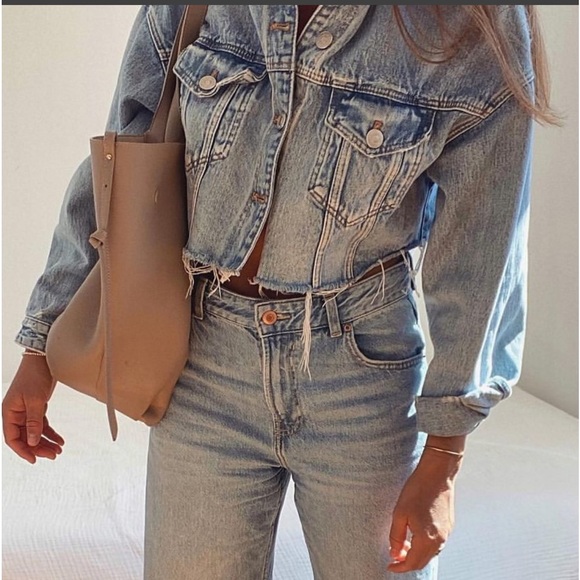 ⭕️3for$15⭕️ Denim crop jacket - Picture 2 of 13